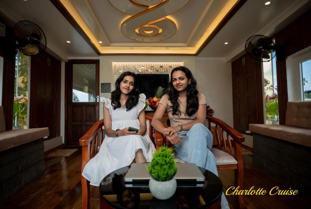 Hotel Charlotte Cruise House Boat Alappuzha Esterno foto