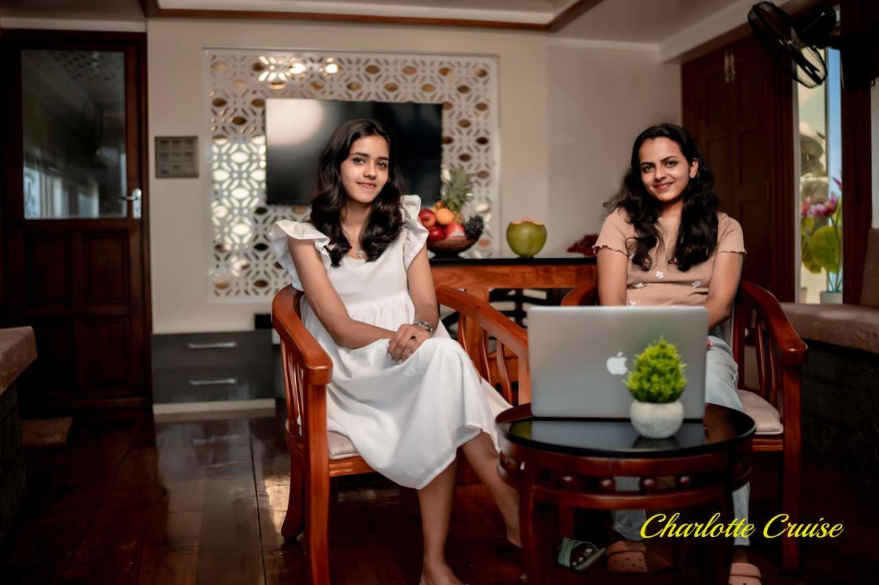 Hotel Charlotte Cruise House Boat Alappuzha Esterno foto