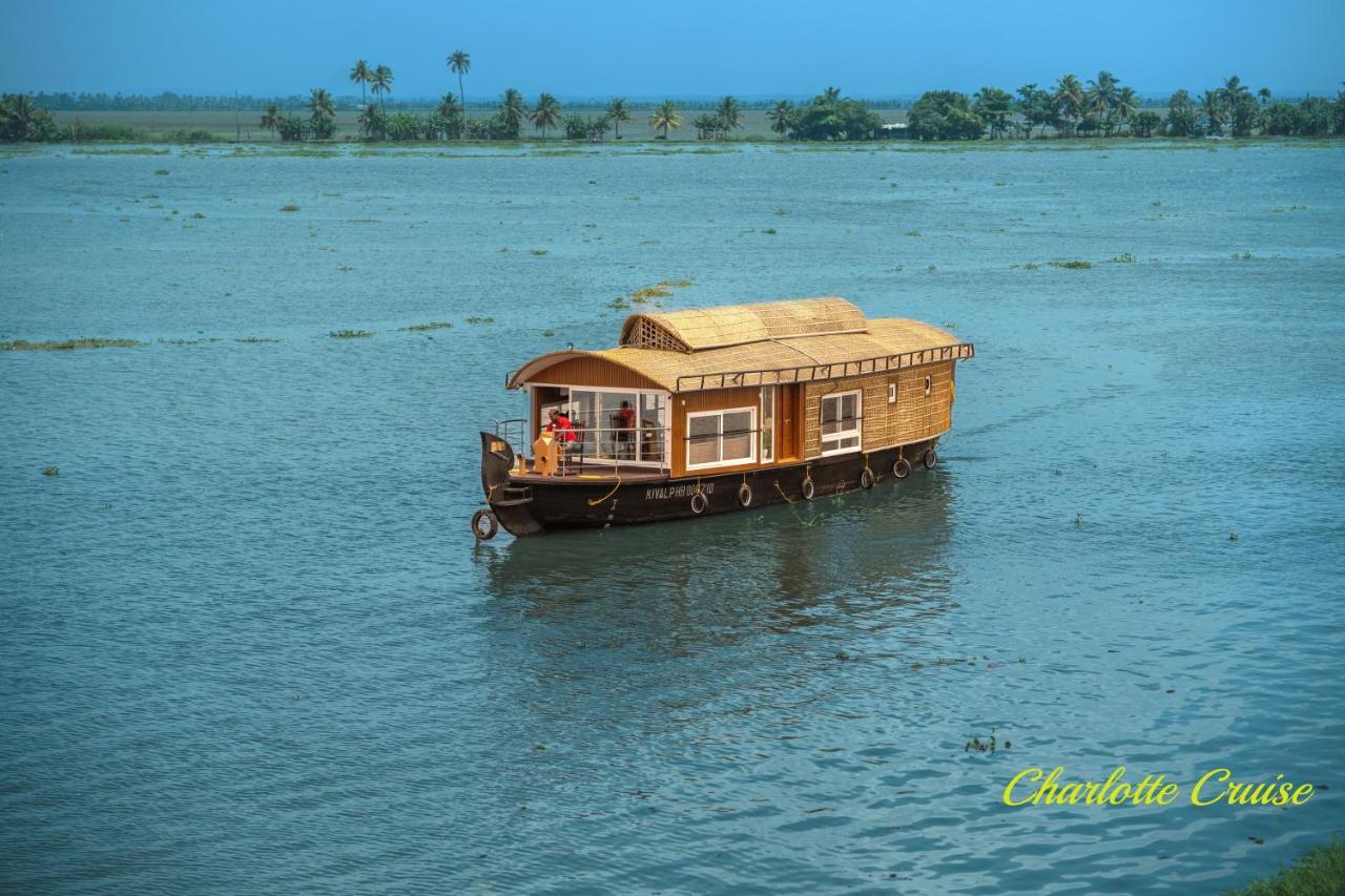 Hotel Charlotte Cruise House Boat Alappuzha Esterno foto