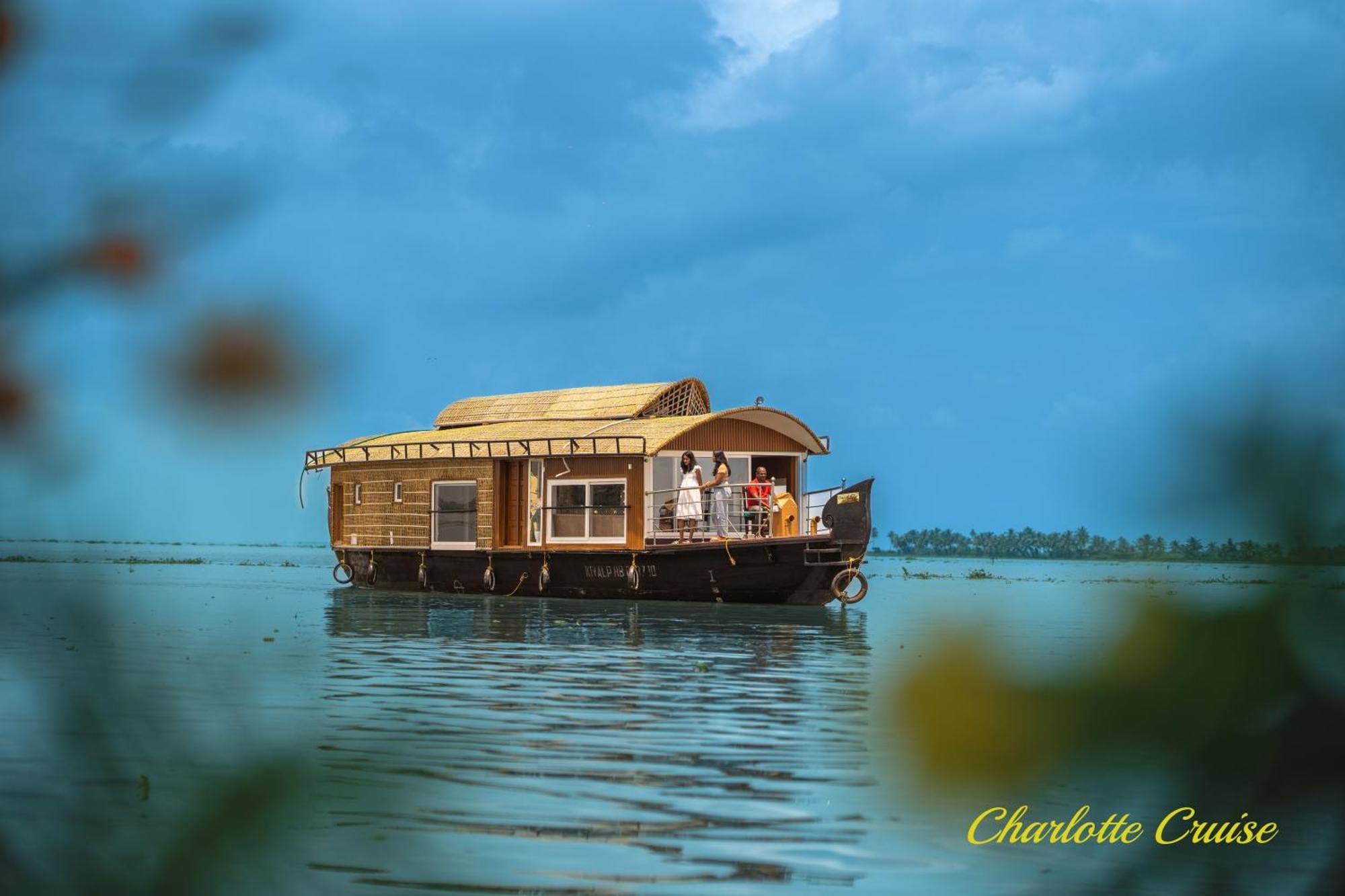Hotel Charlotte Cruise House Boat Alappuzha Esterno foto