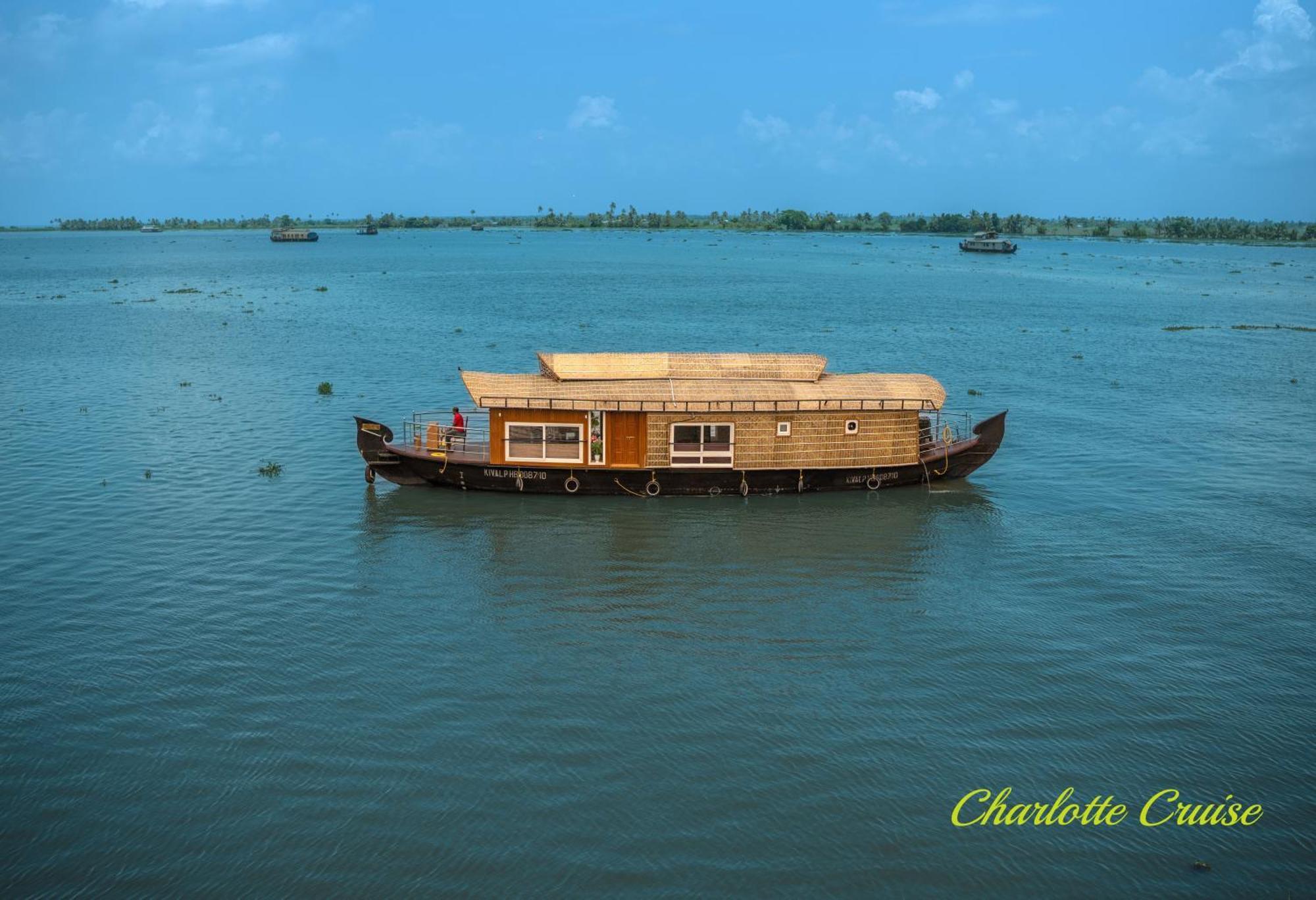 Hotel Charlotte Cruise House Boat Alappuzha Esterno foto